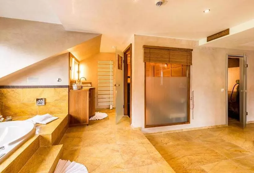 プレジデントスイートルーム, Wellnesshotel ...liebes Rot Flüh
