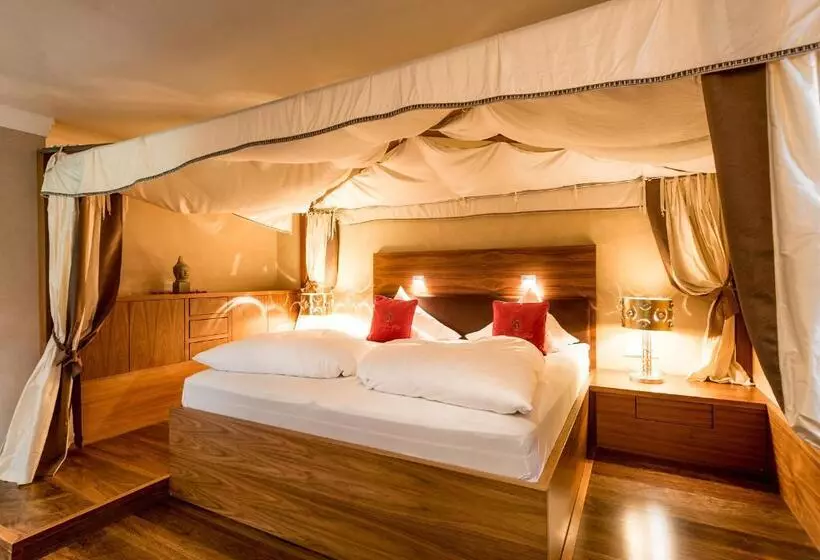 プレジデントスイートルーム, Wellnesshotel ...liebes Rot Flüh