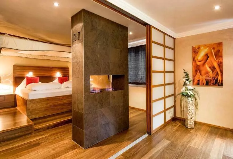 プレジデントスイートルーム, Wellnesshotel ...liebes Rot Flüh