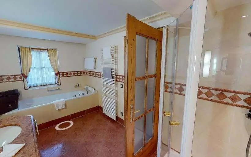 スイート（家族用）, Wellnesshotel ...liebes Rot Flüh