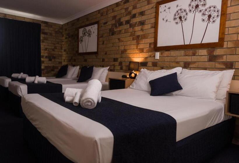 Семейный Номер, Lancaster Court Motel