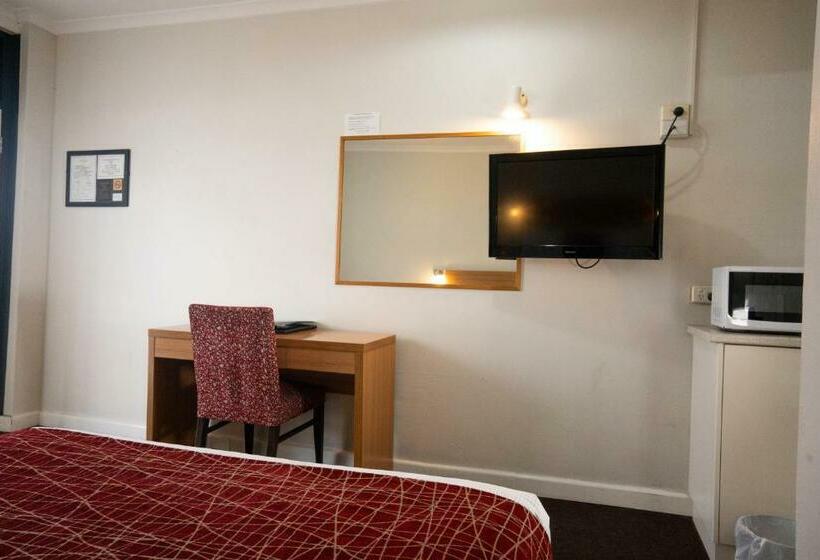 标准间, Admiralty Inn