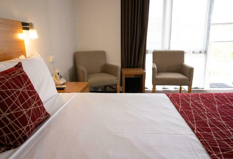 标准间, Admiralty Inn