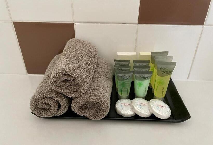 חדר סטנדרט עם מיטת קווין, Central Highlands Motor Inn