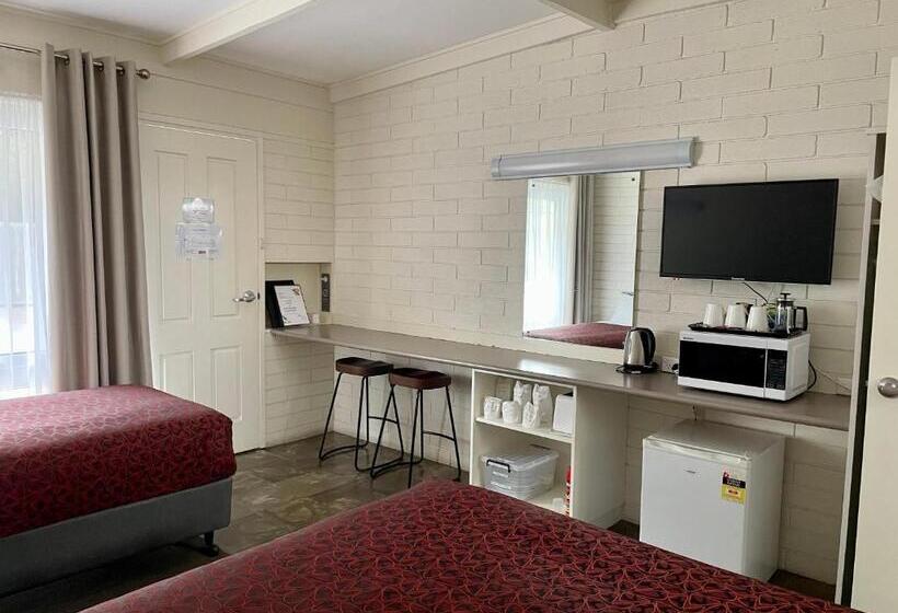 חדר סטנדרט עם מיטת קווין, Central Highlands Motor Inn