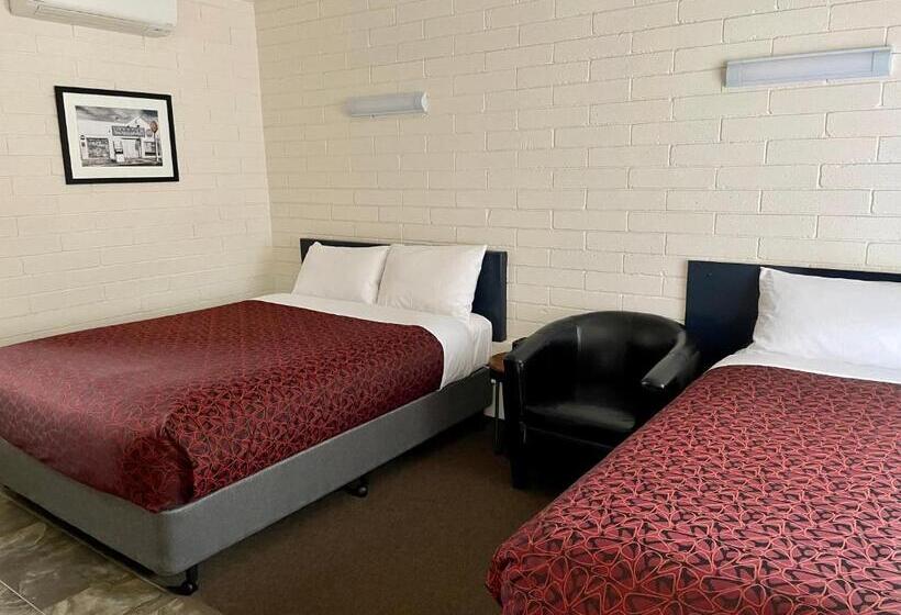 חדר סטנדרט עם מיטת קווין, Central Highlands Motor Inn