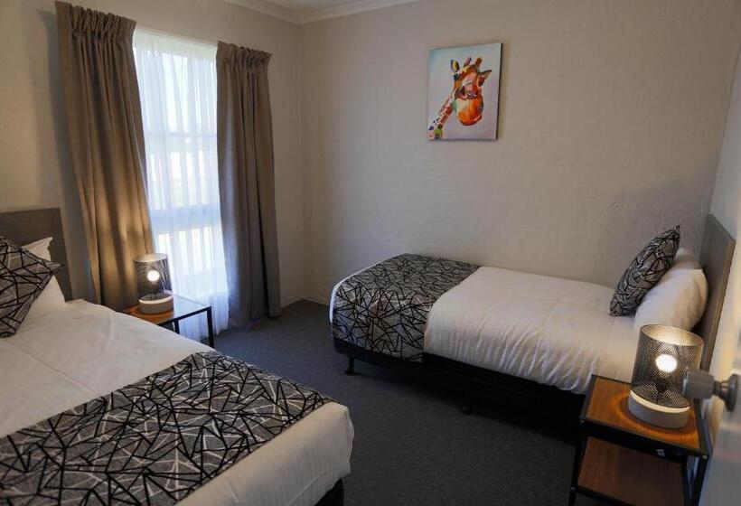 חדר משפחתי, Coachman's Eden