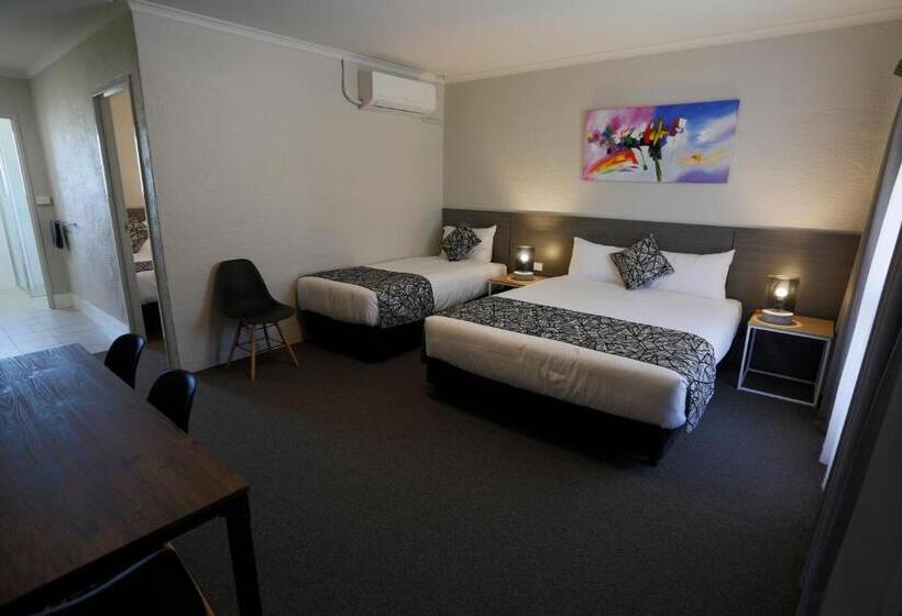 חדר משפחתי, Coachman's Eden