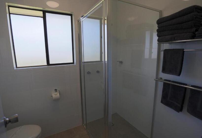 חדר משפחתי דלוקס, Coachman's Eden