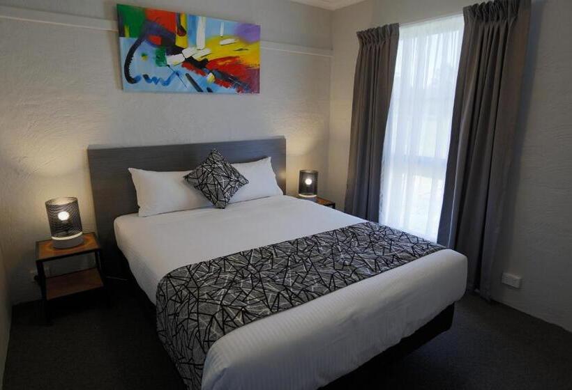 חדר משפחתי דלוקס, Coachman's Eden