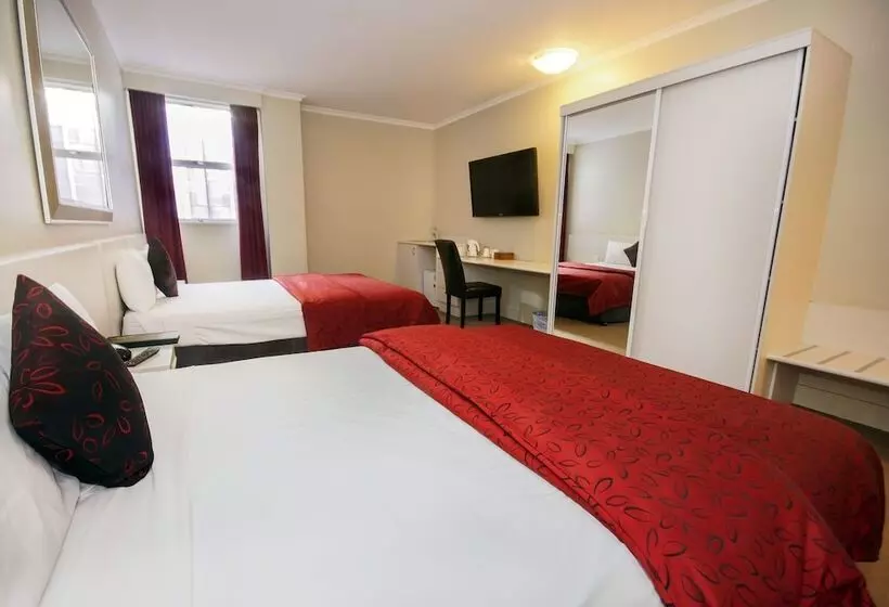 Habitación Deluxe, Isa