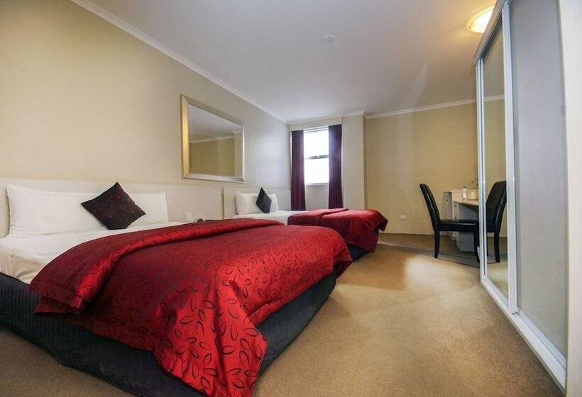 اتاق لوکس, Isa