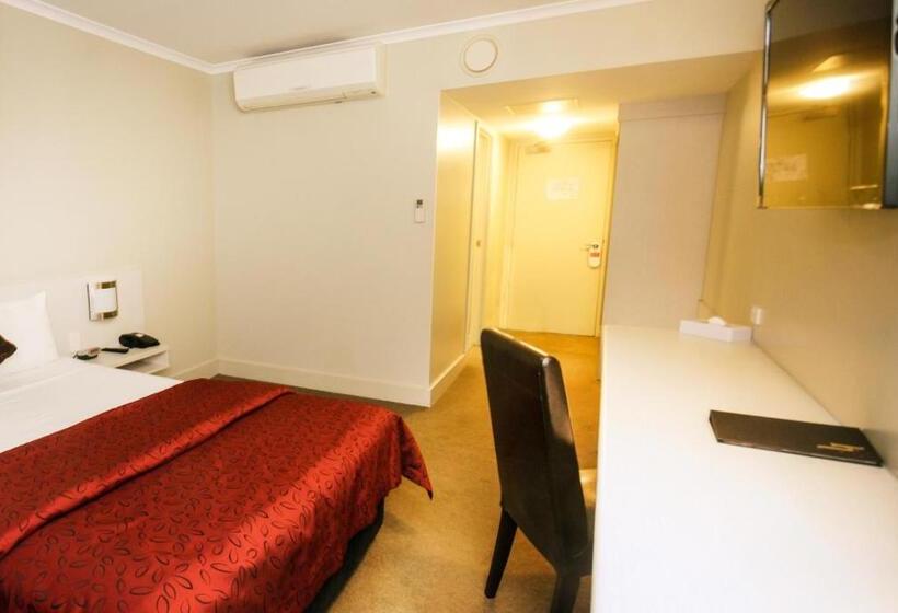 اتاق لوکس, Isa