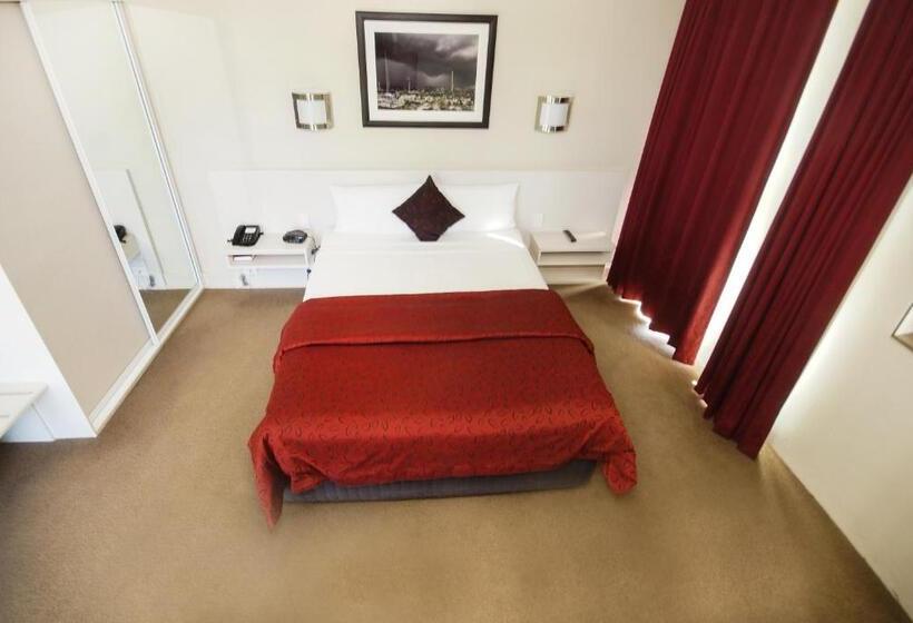 اتاق لوکس, Isa