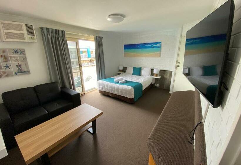 חדר סטנדרט עם מרפסת, Top Of The Town Motor Inn