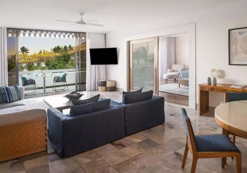 Suite with lake view, Intercontinental Hayman Great Barrier Reef