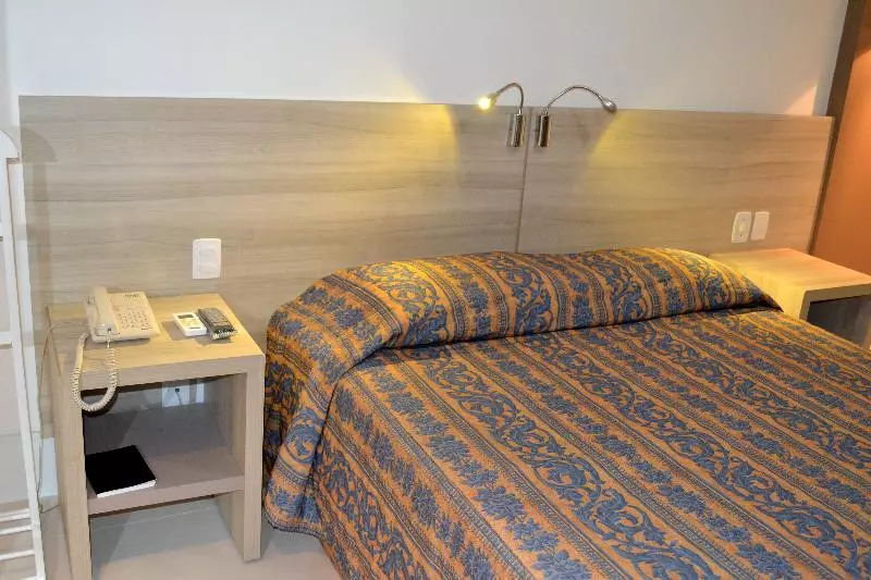 اتاق استاندارد, Motel Mayfair On Cavell