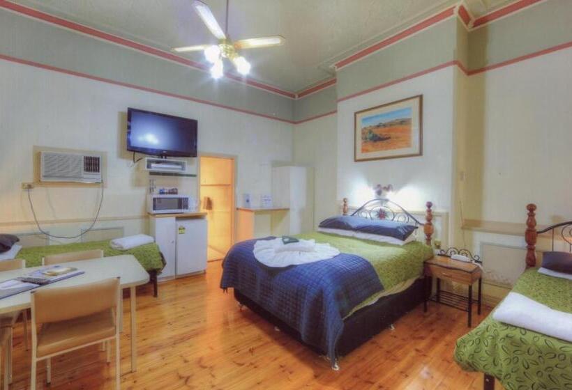 Quarto Familiar, The Lodge Outback Motel