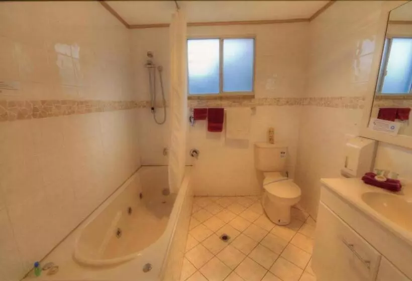 اتاق استاندارد یک نفره, The Lodge Outback Motel