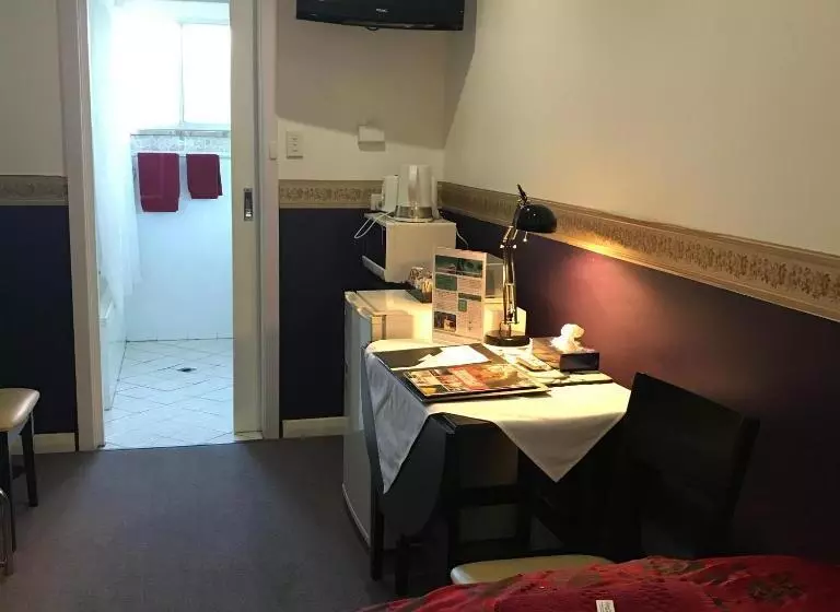 اتاق استاندارد یک نفره, The Lodge Outback Motel