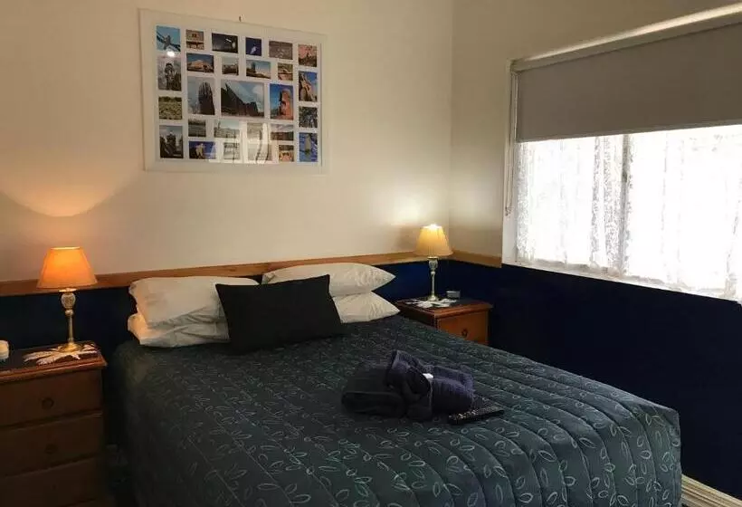 اتاق استاندارد با وان آب گرم, The Lodge Outback Motel