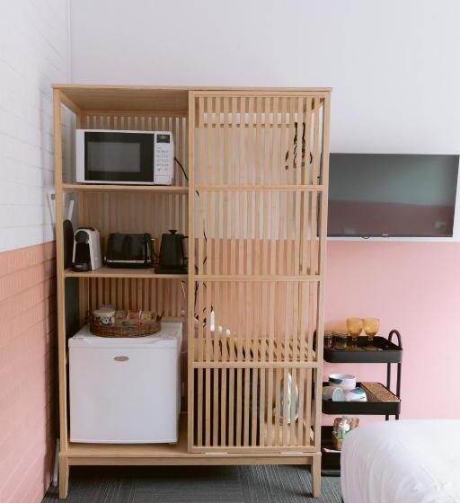 اتاق استاندارد با چشم‌انداز دریاچه, Black Swan Waterfront Motel