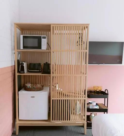 اتاق خانوادگی, Black Swan Waterfront Motel