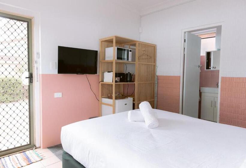 اتاق استاندارد با چشم‌انداز دریاچه, Black Swan Waterfront Motel