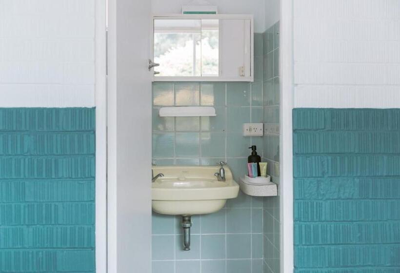 اتاق استاندارد با چشم‌انداز دریاچه, Black Swan Waterfront Motel