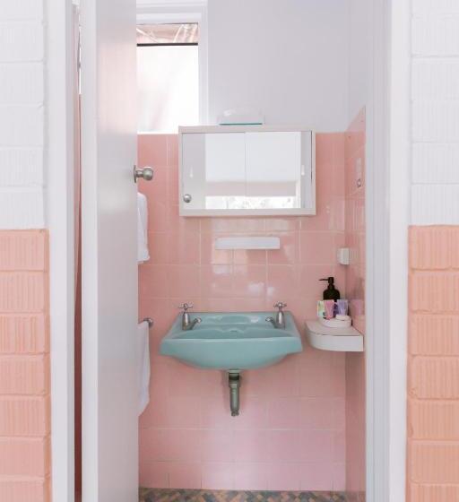 اتاق استاندارد با چشم‌انداز دریاچه, Black Swan Waterfront Motel