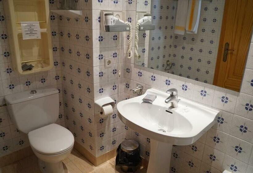 اتاق استاندارد, Abba Ordino Babot