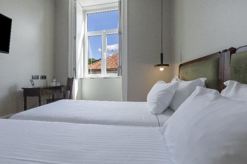 اتاق استاندارد سه نفره, Abba Ordino Babot