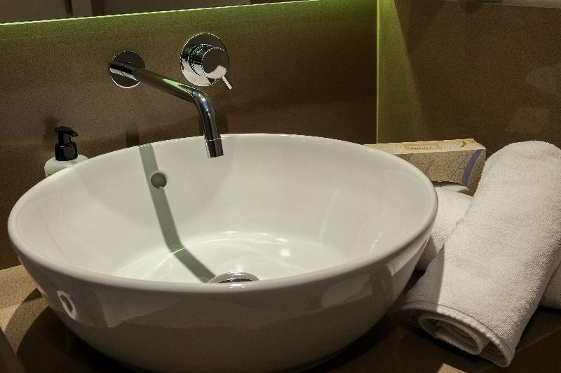 اتاق استاندارد سه نفره, Abba Ordino Babot