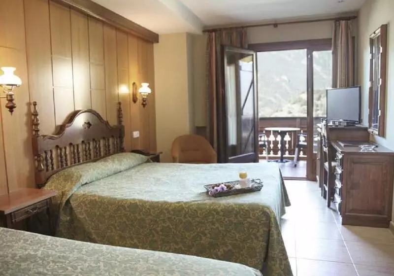 اتاق استاندارد سه نفره, Abba Ordino Babot