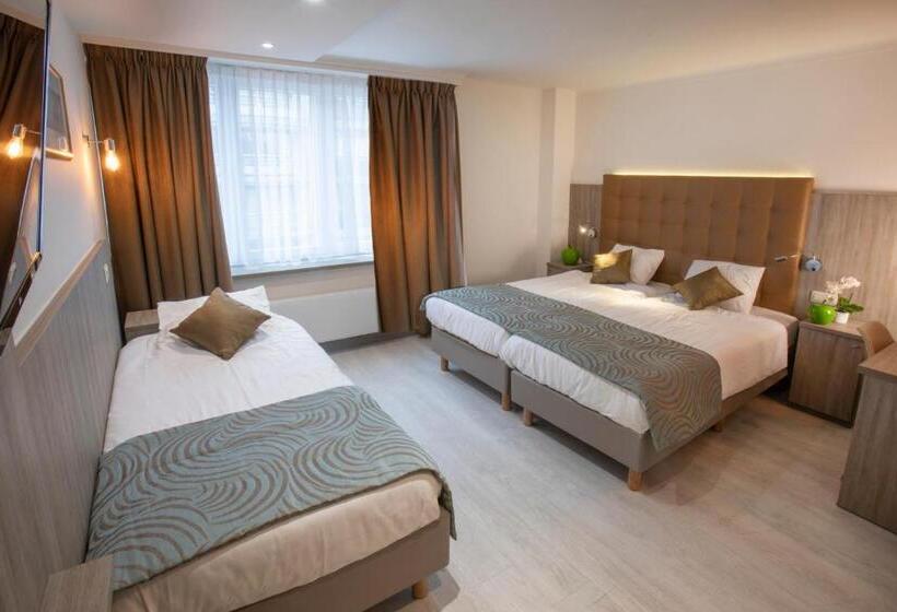 חדר סטנדרט לשלושה, Atlanta Knokke