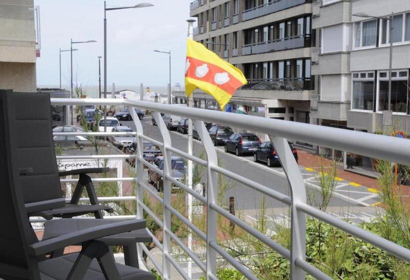 חדר סטנדרט לשלושה עם טרסה, Atlanta Knokke