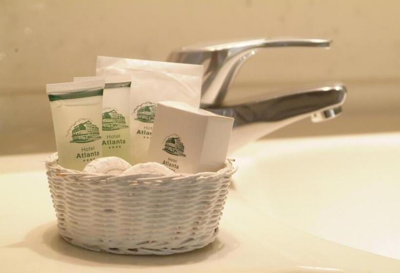 חדר סטנדרט לארבעה, Atlanta Knokke