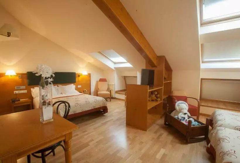 Family Room, Bonavida