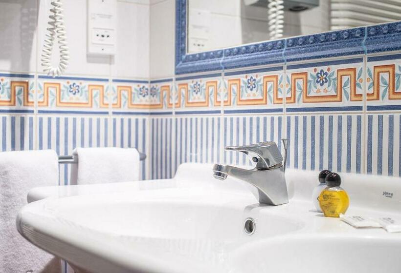 اتاق خانوادگی, Bonavida