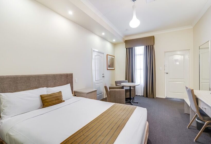 اتاق سوپریور, Prince Of Wales