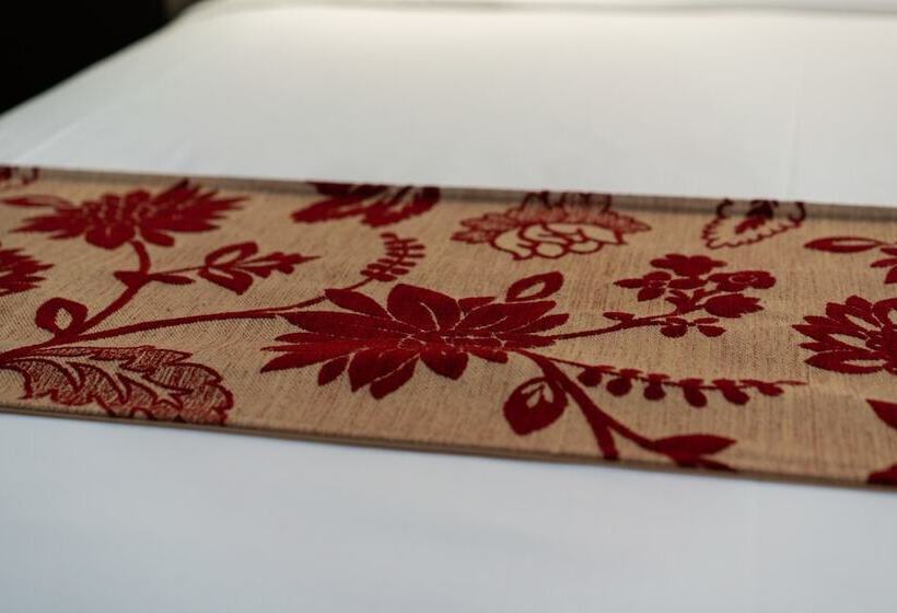 اتاق سوپریور, Prince Of Wales