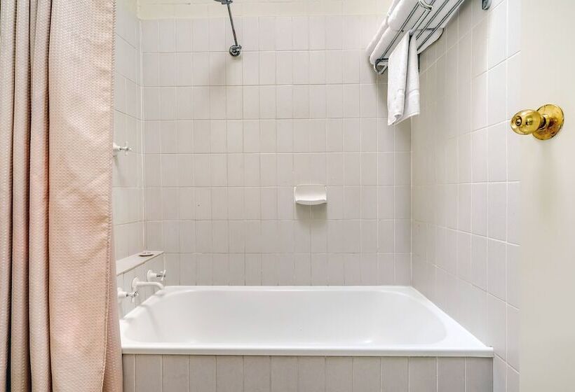 اتاق اکونومی, Prince Of Wales