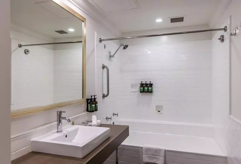 ２ダブルベッドのスタンダードルーム, Crowne Plaza Terrigal Pacific, An Ihg