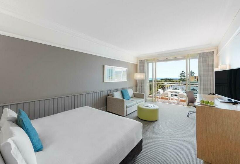 חדר סטנדרט עם מיטת קינג, Crowne Plaza Terrigal Pacific, An Ihg