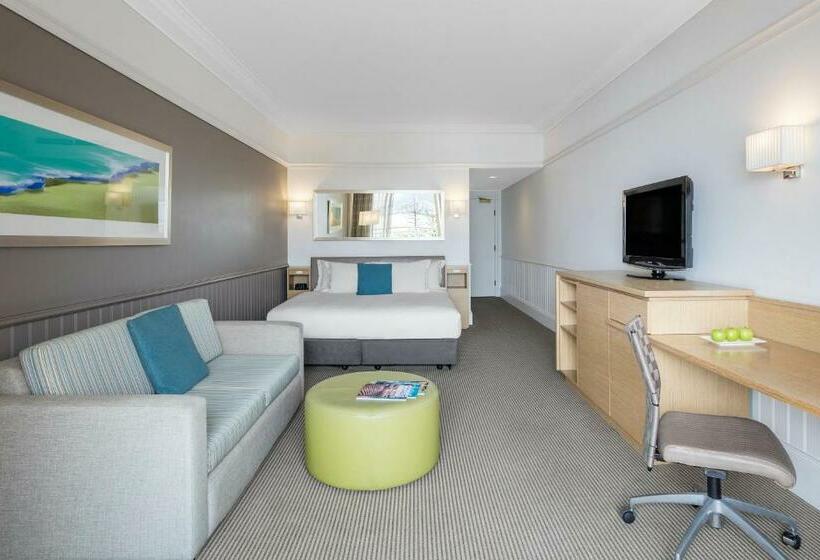חדר סטנדרט עם מיטת קינג, Crowne Plaza Terrigal Pacific, An Ihg