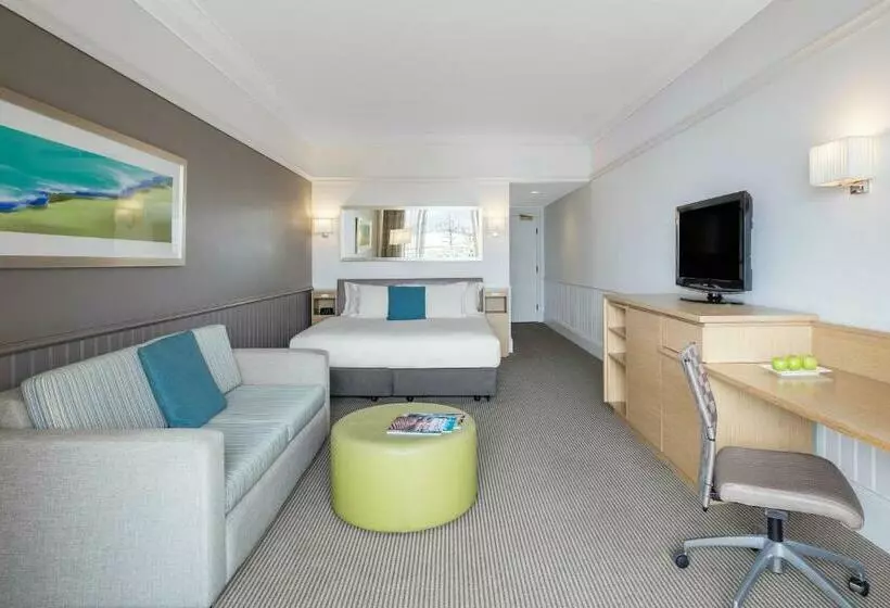 キングサイズベッドのスタンダードルーム, Crowne Plaza Terrigal Pacific, An Ihg
