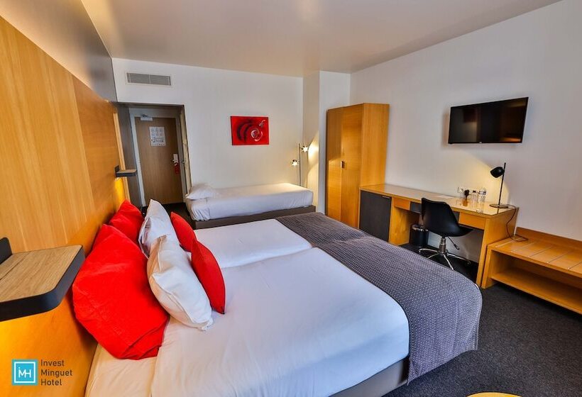 اتاق استاندارد سه نفره, De La Couronne Liege