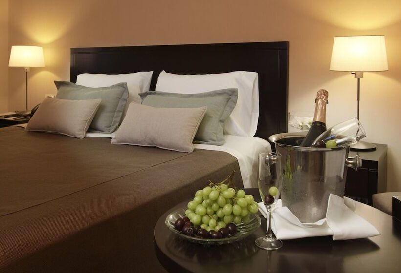 اتاق سوپریور با چشم‌انداز شهر, El Conquistador