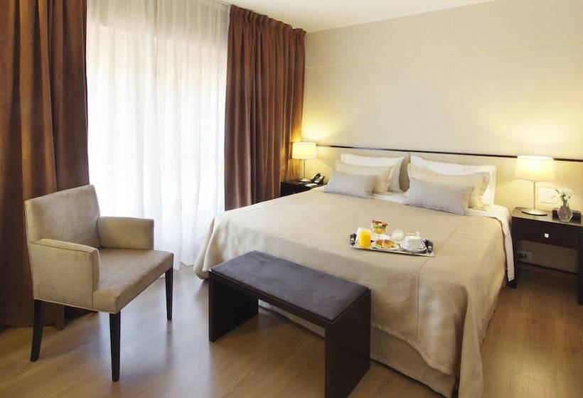 اتاق سوپریور با چشم‌انداز شهر, El Conquistador