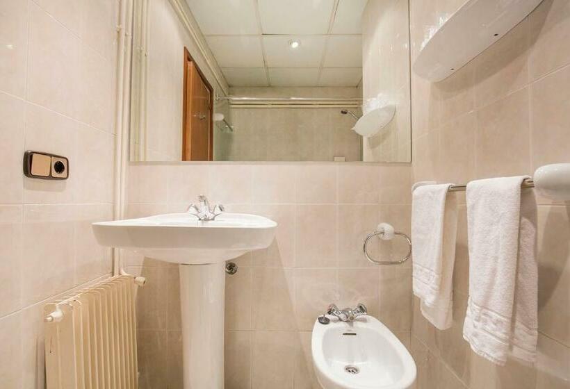 اتاق استاندارد سه نفره, Encamp by Nexta